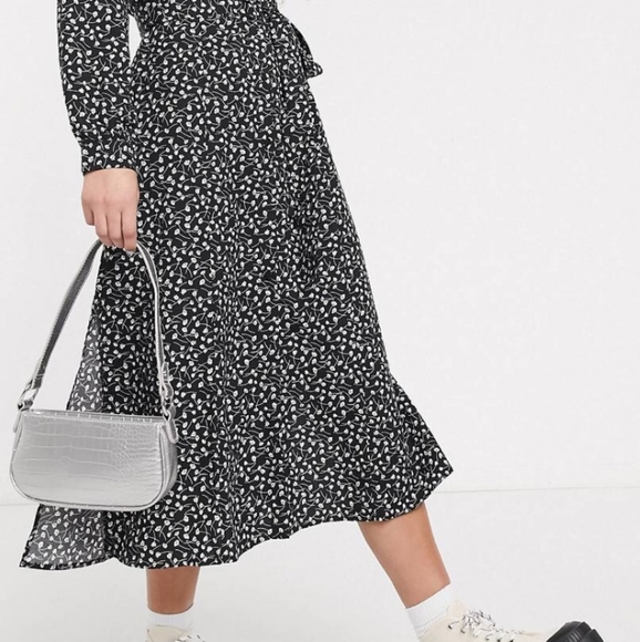 π Floral Shirt Dress - BNWT - Picture 2 of 7